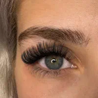 با اکستنشن مژه نگاهت رو خاص کن