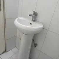 روشویی چینی همراه با شیر