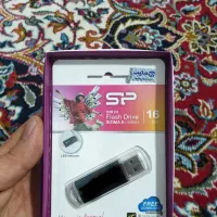 فلش ۱۶ گیگ سیلیکون پاور