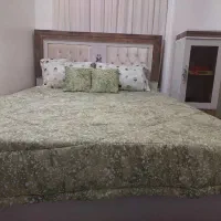 تخت دو نفره بسیار تمیز در حد نو