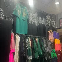 دوتیکه مجلسی|لباس|میانه, |دیوار