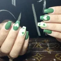 کاشت ناخن تخصصی قیمت ۱۶۰