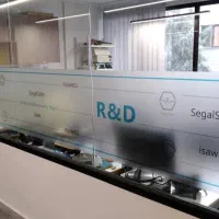 چاپ نصب نصاب استیکربرچسب کابینت مش شیشه مات کن بنر|خدمات پیشه و مهارت|تهران, نجات اللهی|دیوار