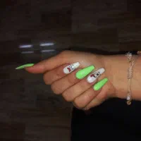 خدمات ناخن سالن زیبایی