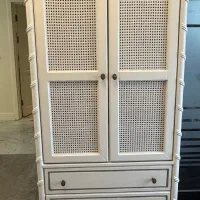 تخت و کمد چوب  نوزاد به بزرگسال در حد نو و اکبند