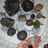 شهاب سنگ آهن سنگ های قیمتی|جواهرات|کرج, باغستان|دیوار