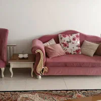 مبل صورتی