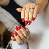 خدمات کاشت ناخن