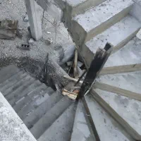 طراحی و اجرای انواع پله گرد بتنی