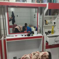 ویترین ارایشگاه