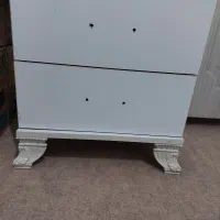 عسلی کنار تخت