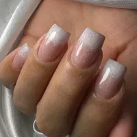 کاشت ناخن با قیمت مناسب