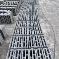بلوک ساختمانی و باغی