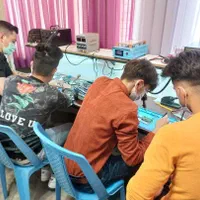 استخدام بانوان و آقایان در زمینه تعمیر موبایل