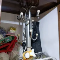 چوب لباسی ایستاده