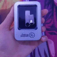 فلش۱۶ گیگ و ۸ گیگ