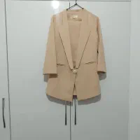 دو عدد کت و شلوار مجلسی|لباس|صدرا-فارس, فاز ۱|دیوار