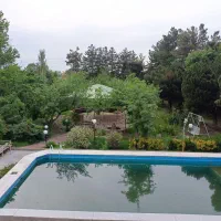 باغ فوق العاده در خیابان بهارستان