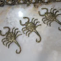 دیوارکوب عقرب برنز