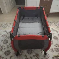 تخت نوزاد کنار تخت مادر