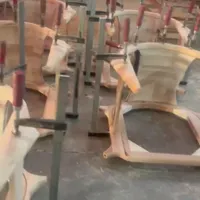 نجار ماهر مبل و صندلی