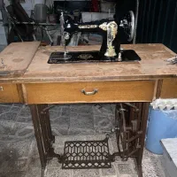 میز چرخ خیاطی و چرخ خیاطی گریتزنر Gritzner