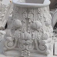 ستون عباس آباد ، سفید آتشکوه ، سرستون سنگ