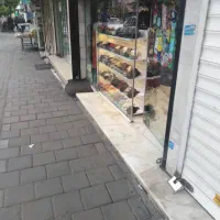 مغازه بر خیابان اصلی در بلوار شاهد