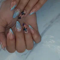 کاشت ناخن و اکستنشن مژه