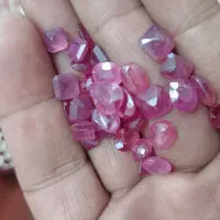 یاقوت سرخ|جواهرات|ری, سیزده آبان|دیوار