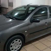 206 صندوقدار V8