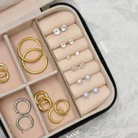 گوشواره های میخی زنانه با طرح متنوع