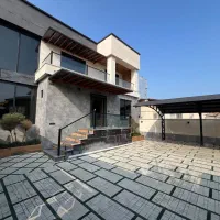 ویلای مدرن  لوکیشن عالی قیمت مناسب