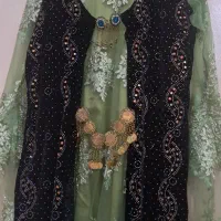 لباس ودستمالو رو مجمعی ابریشم وروسری ستنی