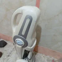 یک دستگاه جارو شارژی