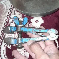 کاسه قدیمی ورشو و گیره دستی فولادی قدیمی|کلکسیون و سرگرمی|رباط‌کریم, الارد|دیوار