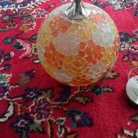 تعدادی لوستر و چراغ