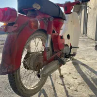 دو عدد موتور سیکلت هوندا ۷۰ ژاپن