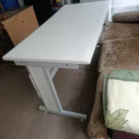 ۲ عدد میز کار یا کامپیوتر سفید مناسب دفتر یا خانه