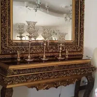 آینه کنسول در حد نو همراه با شمعدانی ها