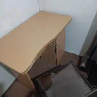 میز تحریر و صندلی