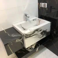 کارگر ساده برای ساخت روشویی سرامیکی