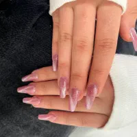 خدمات کاشت ناخن یک هفته تخفیف ویژه داریم