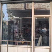 مغازه تجاری