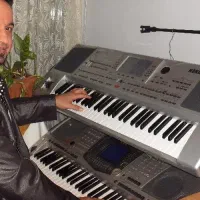 آموزش پیانو گیتار کیبورد خوانندگی(سلفژ صداسازی)