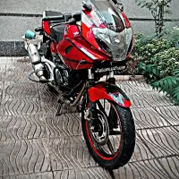موتور پالس ۲۲۰