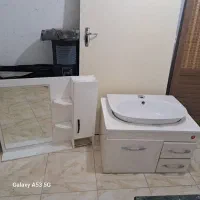 روشویی همراه با آینه