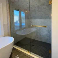 شیشه بری ساختمان|خدمات پیشه و مهارت|بروجرد, |دیوار