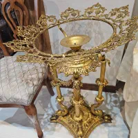 میوه خوری کنار سالنی