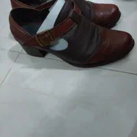 دوعدد کفش کاملا سالم در حد نو